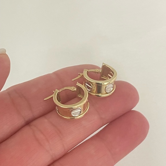 Solid 10k Gold Small Hoop Earrings PRICE FIRME - Picture 4 of 6